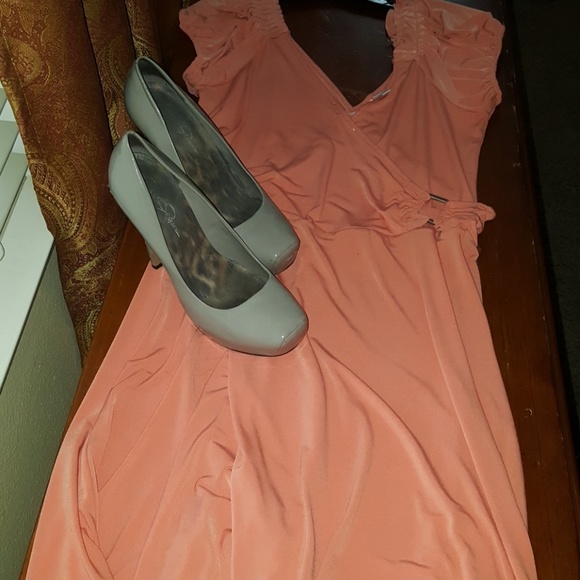 Dress - Picture 3 of 4